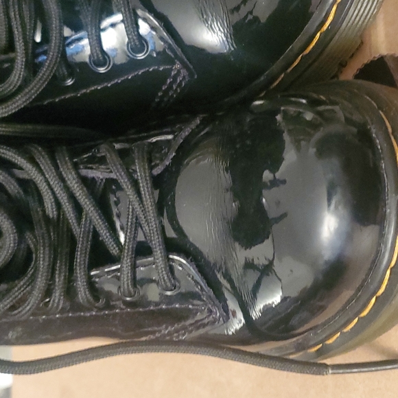 Boots - Picture 4 of 9